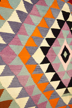 Lade das Bild in den Galerie-Viewer, Vintage Anatolian Kilim  181x242 cm .
