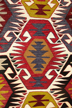 Lade das Bild in den Galerie-Viewer, Vintage Anatolian Barak Kilim 151x291 cm .
