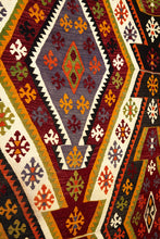 Lade das Bild in den Galerie-Viewer, Vintage Anatolian Kilim   180x315 cm
