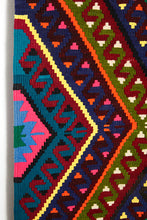 Charger l&#39;image dans la galerie, Vintage Anatolian Kilim   120x246 cm .

