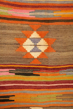 Lade das Bild in den Galerie-Viewer, Vintage Anatolian Kilim   155x269 cm .
