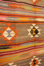 Lade das Bild in den Galerie-Viewer, Vintage Anatolian Kilim   155x269 cm .
