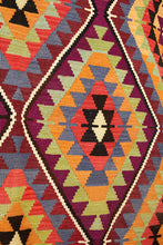 Lade das Bild in den Galerie-Viewer, Vintage Anatolian Kilim   162x315 cm .
