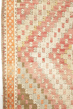 Lade das Bild in den Galerie-Viewer, Vintage Anatolian Cicim Kilim  187x312 cm .
