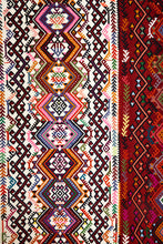 Lade das Bild in den Galerie-Viewer, Vintage Anatolian Kilim  155x203 cm .
