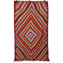 Lade das Bild in den Galerie-Viewer, Vintage Anatolian Kilim   158x281 cm .
