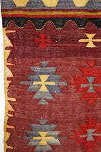 Lade das Bild in den Galerie-Viewer, Vintage Anatolian Kilim  87x129 cm .
