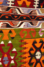 Lade das Bild in den Galerie-Viewer, Vintage Anatolian Cal Runner Kilim  86x241 cm .
