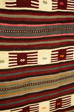 Lade das Bild in den Galerie-Viewer, Vintage Anatolian Kilim  131x193 cm .
