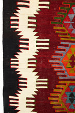 Lade das Bild in den Galerie-Viewer, Vintage Anatolian Mut Kilim  110x151 cm .
