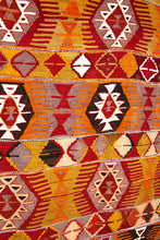 Lade das Bild in den Galerie-Viewer, Vintage Anatolian Cal Runner Kilim   98x218 cm .
