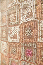 Lade das Bild in den Galerie-Viewer, Vintage Anatolian Kilim  152x218 cm
