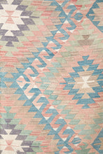 Lade das Bild in den Galerie-Viewer, Vintage Anatolian Kilim  175x303 cm .
