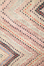 Lade das Bild in den Galerie-Viewer, Vintage Anatolian Kilim  200x296 cm
