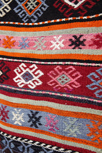 Lade das Bild in den Galerie-Viewer, Vintage Anatolian Cicim Kilim  156x235 cm
