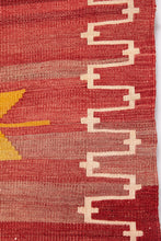 Lade das Bild in den Galerie-Viewer, Vintage Anatolian Kilim  122x194 cm .
