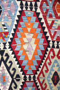 Vintage Anatolian Kilim  188x257 cm