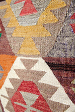 Charger l&#39;image dans la galerie, Vintage Anatolian Tavas Kilim  140x250 cm

