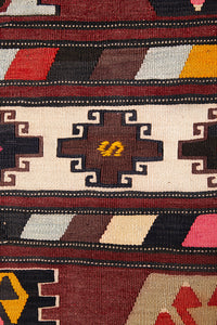 Vintage Anatolian Kilim  140x209 cm .