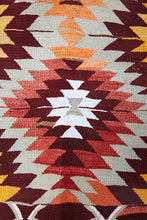 Lade das Bild in den Galerie-Viewer, Vintage Anatolian Kilim  95x130 cm
