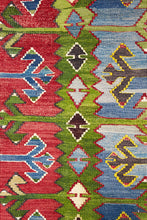 Lade das Bild in den Galerie-Viewer, Vintage Anatolian Kilim  161x295 cm .
