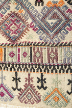 Lade das Bild in den Galerie-Viewer, Vintage Anatolian Kilim  116x156 cm .
