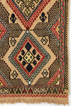 Lade das Bild in den Galerie-Viewer, Vintage Anatolian Kilim  140x165 cm
