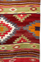 Lade das Bild in den Galerie-Viewer, Vintage Anatolian Kilim  157x264 cm .
