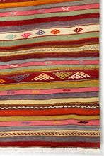 Charger l&#39;image dans la galerie, Vintage Anatolian Kilim  120x179 cm .
