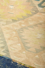 Lade das Bild in den Galerie-Viewer, Vintage Anatolian Kilim  165x303 cm .
