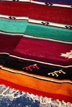 Lade das Bild in den Galerie-Viewer, Vintage Anatolian Kilim  174x294 cm .
