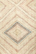 Lade das Bild in den Galerie-Viewer, Vintage Anatolian Cicim Kilim  204x326 cm .
