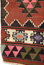Lade das Bild in den Galerie-Viewer, Vintage Anatolian Karakecili Kilim  81x130 cm .
