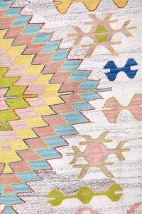 Vintage Anatolian Kilim  120x174 cm .