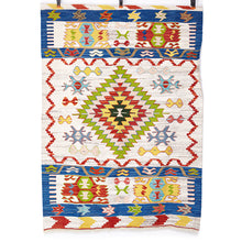 Lade das Bild in den Galerie-Viewer, Vintage Anatolian Kilim 117x168 cm .
