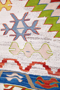 Vintage Anatolian Kilim 117x168 cm .