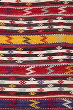 Lade das Bild in den Galerie-Viewer, Vintage Anatolian Kilim  159x217 cm .
