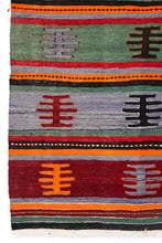 Charger l&#39;image dans la galerie, Vintage Anatolian Kilim  100x145 cm .
