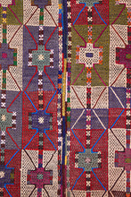 Lade das Bild in den Galerie-Viewer, Vintage Anatolian Cicim Kilim  174x228 cm .
