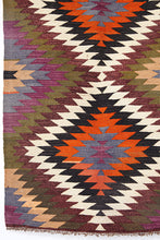 Lade das Bild in den Galerie-Viewer, Vintage Anatolian Kilim  65x160 cm .
