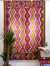 Lade das Bild in den Galerie-Viewer, Vintage Anatolian Kilim   156x219 cm .
