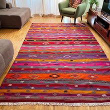 Lade das Bild in den Galerie-Viewer, Vintage Anatolian Kilim
