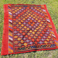 Lade das Bild in den Galerie-Viewer, Vintage Anatolian Kilim

