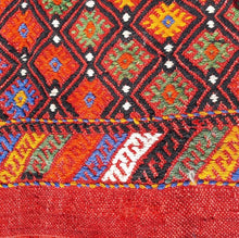 Lade das Bild in den Galerie-Viewer, Vintage Anatolian Kilim
