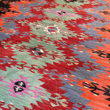 Lade das Bild in den Galerie-Viewer, Vintage Anatolian Kilim   160x280 cm .
