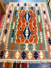 Lade das Bild in den Galerie-Viewer, Vintage Anatolian Kilim
