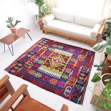 Lade das Bild in den Galerie-Viewer, Vintage Anatolian Kilim
