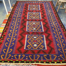 Lade das Bild in den Galerie-Viewer, Vintage Anatolian Kilim   187x319 cm
