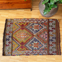 Lade das Bild in den Galerie-Viewer, Vintage Anatolian Kilim
