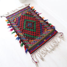 Lade das Bild in den Galerie-Viewer, Vintage Anatolian Kilim

